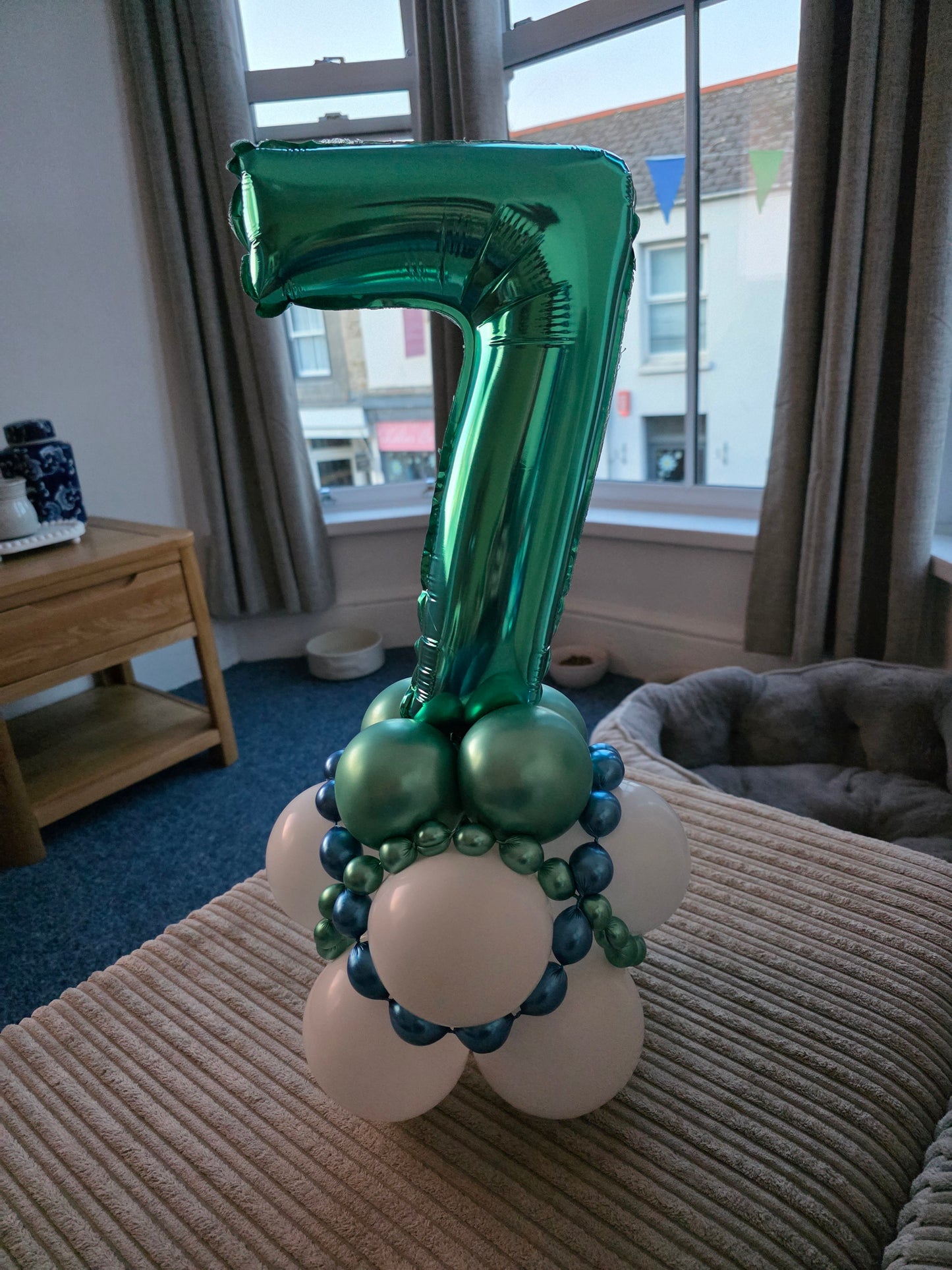 Mini Character Balloon Display – Perfect for Little Smiles!