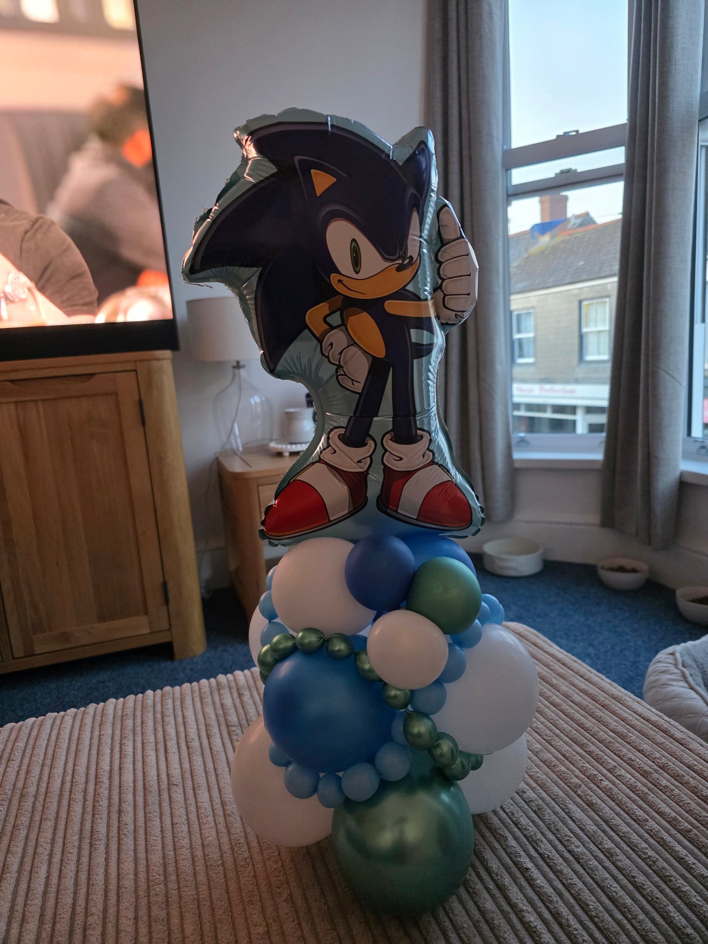 Mini Character Balloon Display – Perfect for Little Smiles!